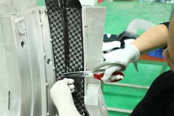 Process Expertise: Carbon Fiber in Mold